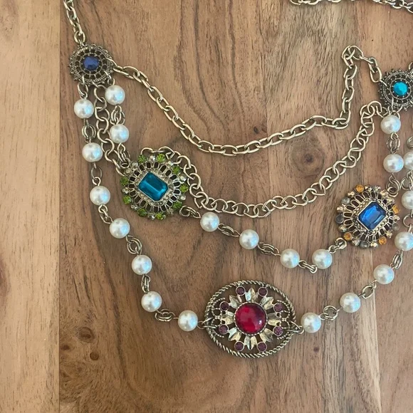 Gorgeous Costume Jewelry Necklace - Picture 5 of 5